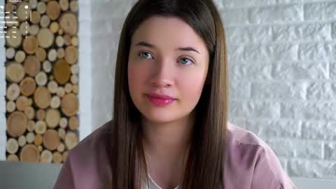 Snapshot of maidabuoy chatting on 11/27/25, 02:13 Lucy online show from 11/27/25, 02:13