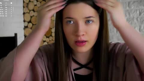 Snapshot of maidabuoy chatting on 12/02/25, 02:06 Lucy online show from 12/02/25, 02:06