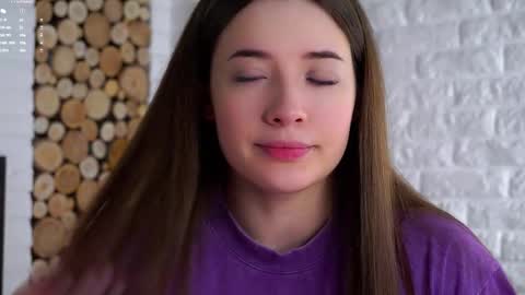 Snapshot of maidabuoy chatting on 03/09/26, 01:53 Lucy online show from 03/09/26, 01:53