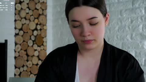 Snapshot of maidabuoy chatting on 04/01/26, 02:23 Lucy online show from 04/01/26, 02:23