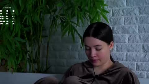 Snapshot of maidabuoy chatting on 04/28/26, 02:27 Lucy online show from 04/28/26, 02:27