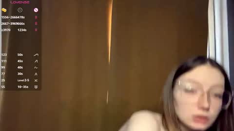 Elina online show from 10/31/25, 08:37