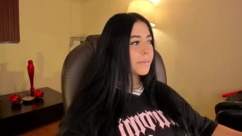 Snapshot of maiiitee_ chatting on 01/10/26, 05:37 Mait online show from 01/10/26, 05:37