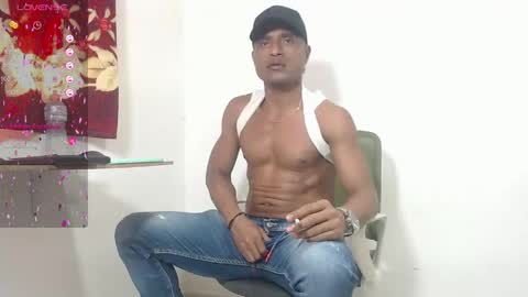 Snapshot of maik_alen chatting on 05/24/26, 01:05 . Maik Alen . online show from 05/24/26, 01:05