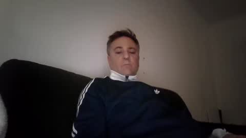 Snapshot of maikel_castel81 chatting on 04/19/26, 05:45 maikel_castel81 online show from 04/19/26, 05:45