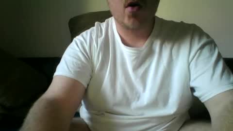 Snapshot of maikfer2 chatting on 12/29/24, 01:49 Horny German online show from 12/29/24, 01:49