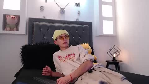 Maiky Cooper online show from 03/05/25, 04:34