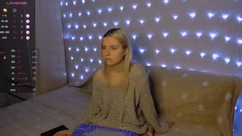 Your kitty online show from 12/27/24, 03:37