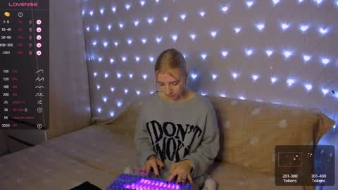 Your kitty online show from 01/15/25, 03:50