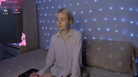 Your kitty online show from 10/11/25, 04:05