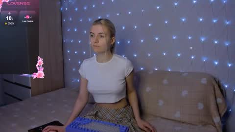 Your kitty online show from 10/21/25, 03:57