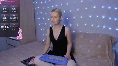 Your kitty online show from 12/03/25, 03:43