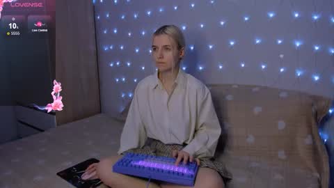 Your kitty online show from 12/18/25, 04:02