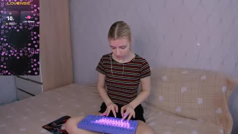 Your kitty online show from 03/26/26, 02:39