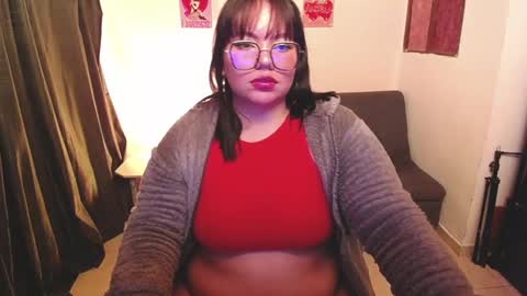 Snapshot of maily_888 chatting on 02/13/25, 02:01 maily online show from 02/13/25, 02:01