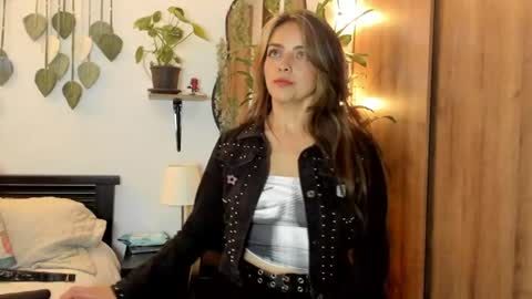 Snapshot of mailynfoxx chatting on 06/26/26, 03:33 Mailyn Foxx online show from 06/26/26, 03:33