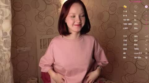 Snapshot of maisiemiller chatting on 10/31/25, 01:01 Maisie online show from 10/31/25, 01:01