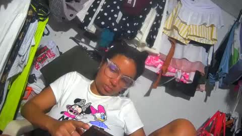 maite2020 online show from 12/22/24, 01:23