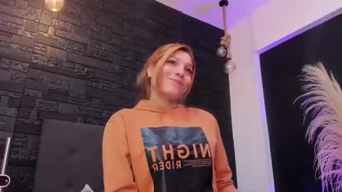 maite_smith69 online show from 11/06/25, 01:45