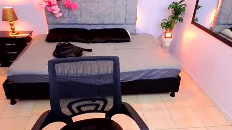 MAITE STONE1 online show from 10/04/25, 03:48