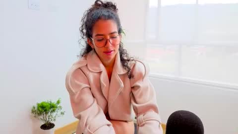   Lauu online show from 03/27/26, 09:14