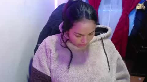 Hello friends Im on another account    online show from 02/20/25, 01:36