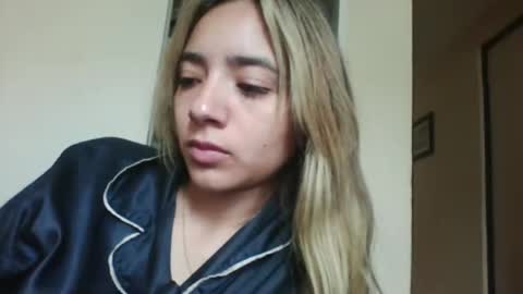 Snapshot of majo_gomezz chatting on 10/29/25, 05:58 majo_gomezz online show from 10/29/25, 05:58