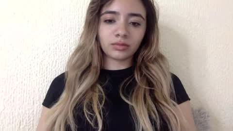 Snapshot of majo_gomezz chatting on 06/13/26, 04:21 majo_gomezz online show from 06/13/26, 04:21