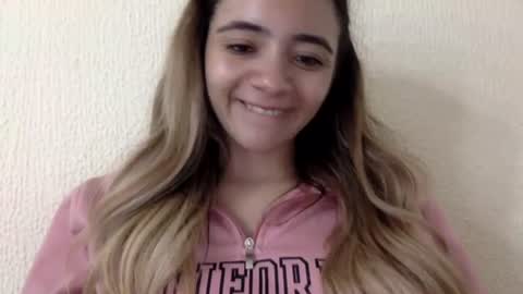 Snapshot of majo_gomezz chatting on 06/20/26, 12:03 majo_gomezz online show from 06/20/26, 12:03