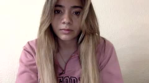 Snapshot of majo_gomezz chatting on 06/27/26, 05:01 majo_gomezz online show from 06/27/26, 05:01