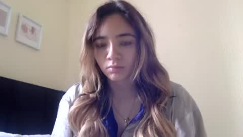 Snapshot of majo_gomezz chatting on 06/27/26, 04:23 majo_gomezz online show from 06/27/26, 04:23