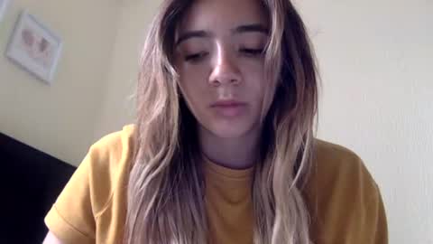 Snapshot of majo_gomezz chatting on 07/01/26, 05:23 majo_gomezz online show from 07/01/26, 05:23
