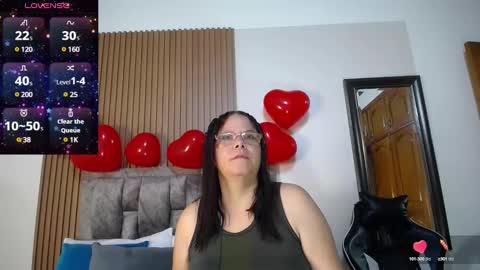 Snapshot of majo_leal_ chatting on 02/18/25, 08:49 majo online show from 02/18/25, 08:49