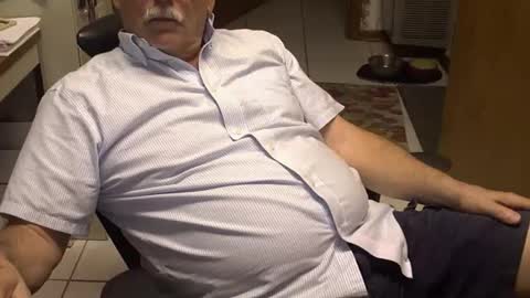 Snapshot of majormike34 chatting on 04/10/26, 12:27 majormike34 online show from 04/10/26, 12:27