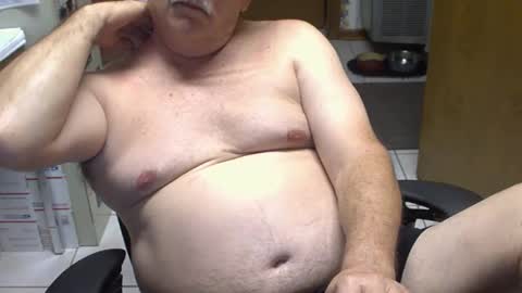 Snapshot of majormike34 chatting on 04/24/26, 02:03 majormike34 online show from 04/24/26, 02:03