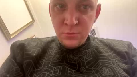 Snapshot of make1upthen chatting on 04/05/26, 02:20 make1upthen online show from 04/05/26, 02:20