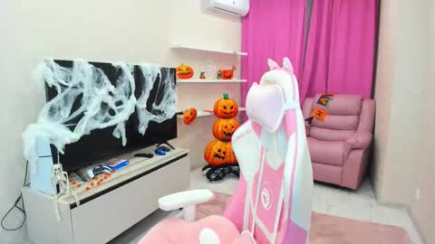 Chloe online show from 10/24/25, 03:25