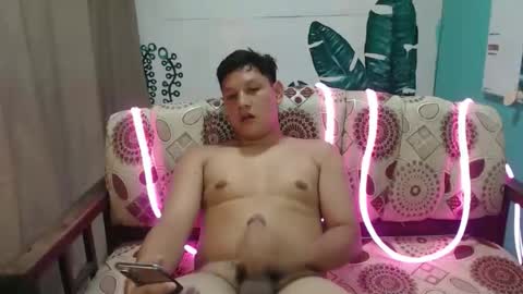 Snapshot of makehugecock chatting on 11/19/25, 08:58 makehugecock online show from 11/19/25, 08:58