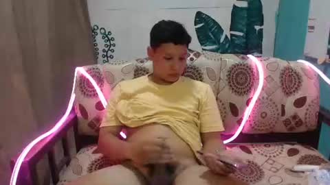 Snapshot of makehugecock chatting on 11/20/25, 08:47 makehugecock online show from 11/20/25, 08:47