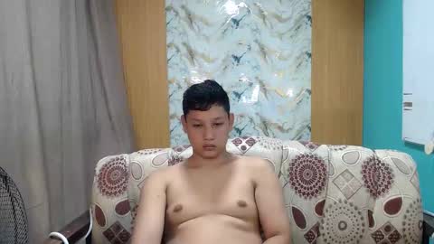 Snapshot of makehugecock chatting on 12/18/25, 09:15 makehugecock online show from 12/18/25, 09:15