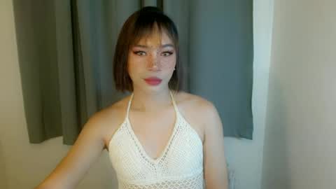 Snapshot of makeit_reyn chatting on 06/21/26, 04:20 Reyn online show from 06/21/26, 04:20