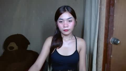 Snapshot of makeme_wettt chatting on 02/08/25, 03:52 makeme_wettt online show from 02/08/25, 03:52