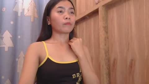 Snapshot of makeme_wettt chatting on 10/22/25, 02:23 makeme_wettt online show from 10/22/25, 02:23