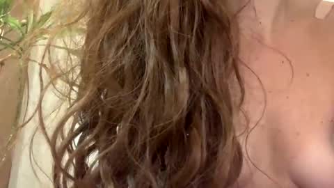 Snapshot of makemedanc chatting on 10/01/25, 08:26 makemedanc online show from 10/01/25, 08:26