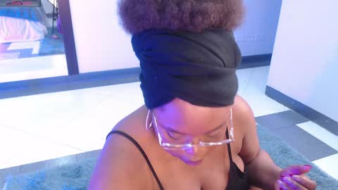 Snapshot of makena_gh chatting on 01/17/25, 03:23 makena online show from 01/17/25, 03:23