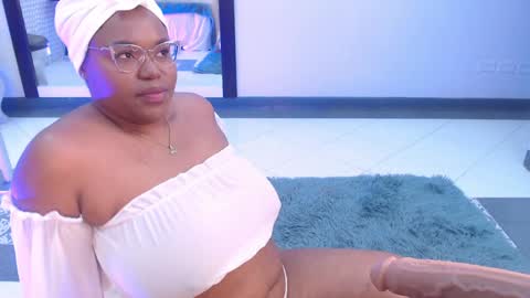 Snapshot of makena_gh chatting on 01/23/25, 03:48 makena online show from 01/23/25, 03:48