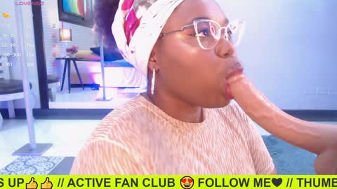 Snapshot of makena_gh chatting on 01/25/25, 03:51 makena online show from 01/25/25, 03:51