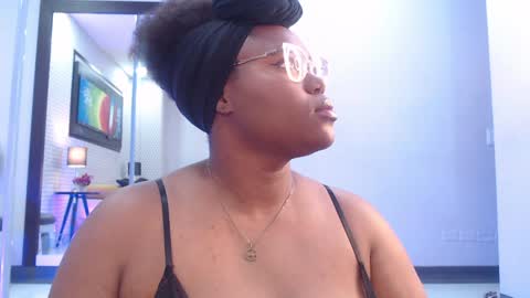 Snapshot of makena_gh chatting on 02/03/25, 03:20 makena online show from 02/03/25, 03:20