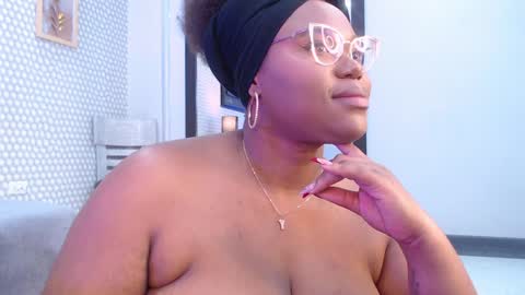 Snapshot of makena_gh chatting on 02/08/25, 03:08 makena online show from 02/08/25, 03:08