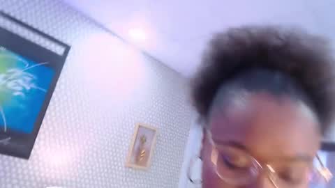 Snapshot of makena_gh chatting on 02/16/25, 06:10 makena online show from 02/16/25, 06:10